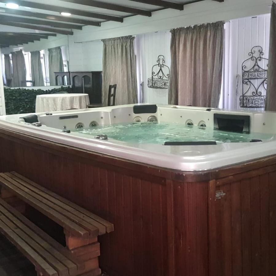 Puy Ahuzat Haosher Hotel Tiberias Bagian luar foto