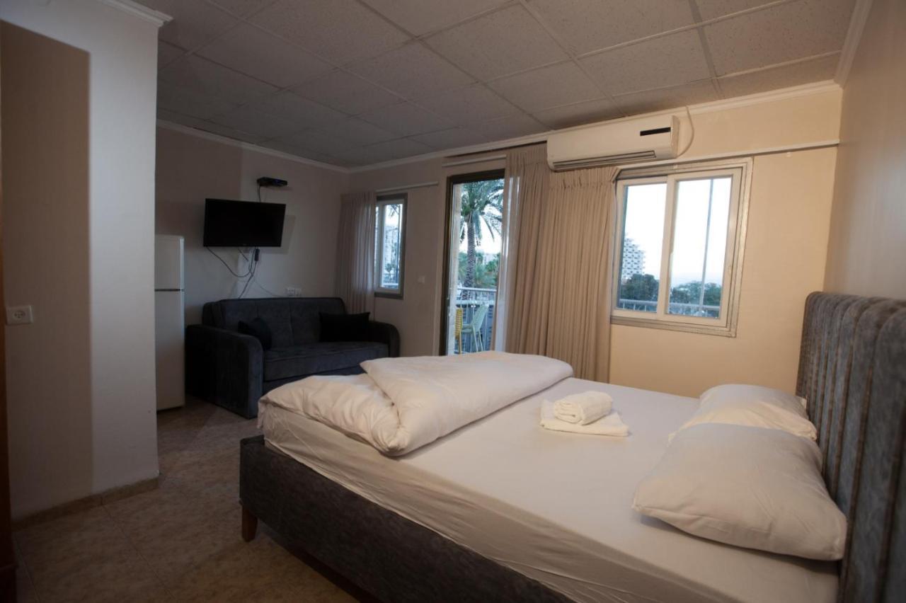 Puy Ahuzat Haosher Hotel Tiberias Bagian luar foto