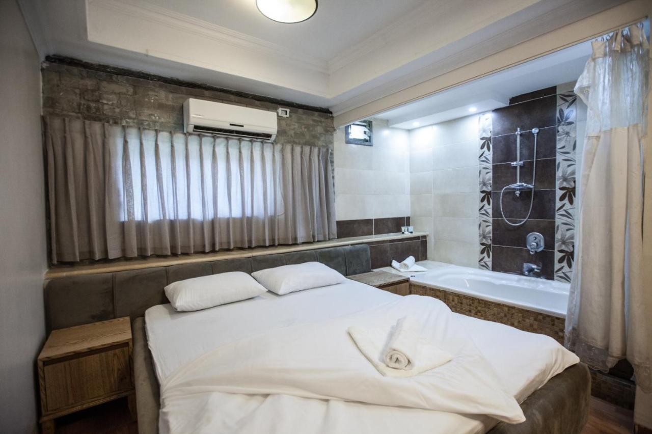 Puy Ahuzat Haosher Hotel Tiberias Bagian luar foto