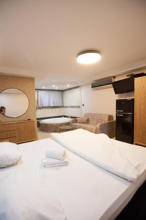 Puy Ahuzat Haosher Hotel Tiberias Bagian luar foto