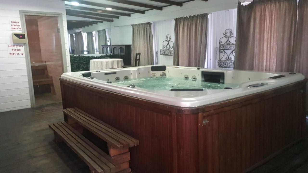 Puy Ahuzat Haosher Hotel Tiberias Bagian luar foto