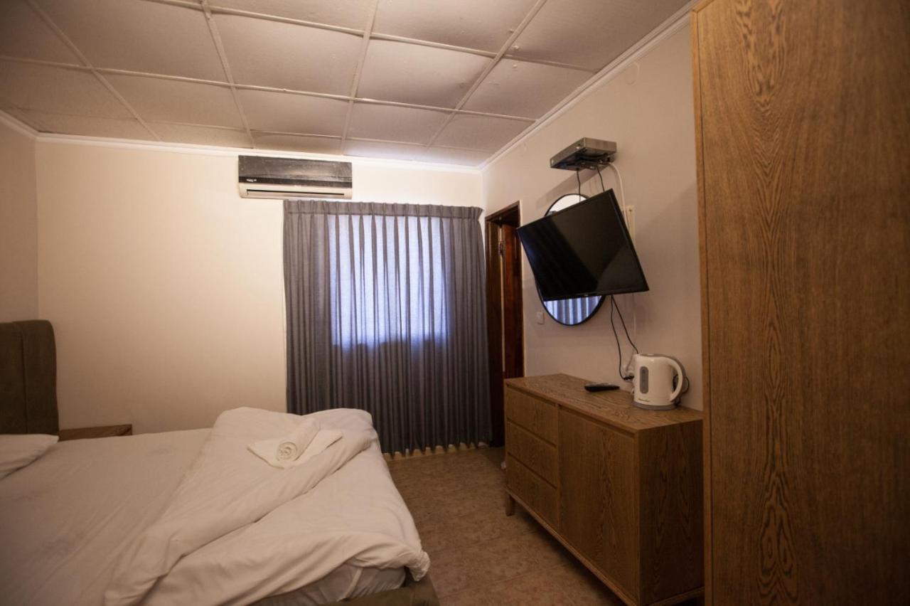 Puy Ahuzat Haosher Hotel Tiberias Bagian luar foto