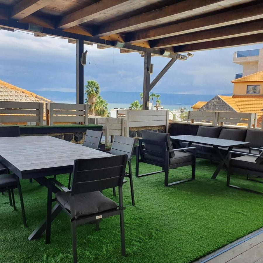 Puy Ahuzat Haosher Hotel Tiberias Bagian luar foto