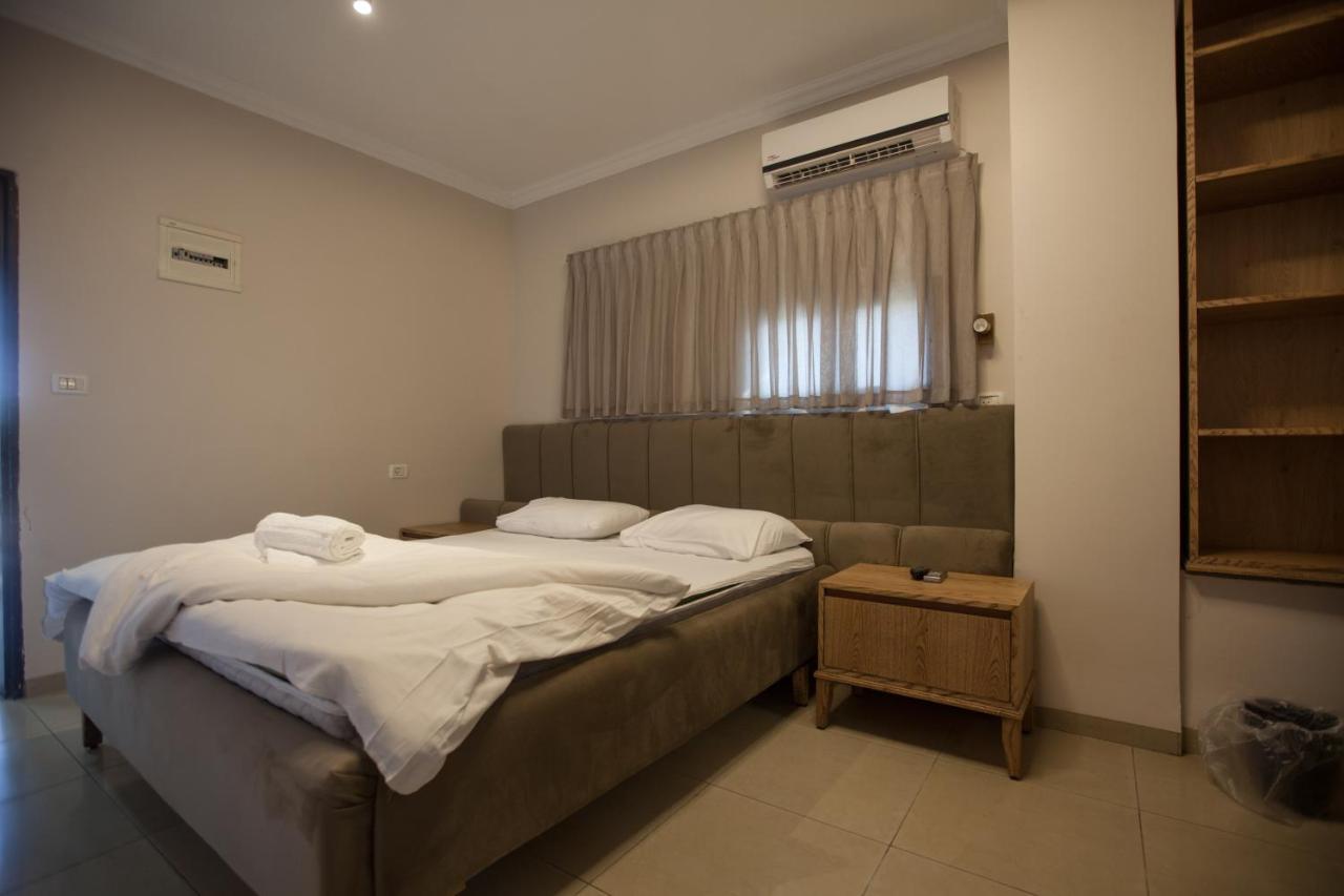 Puy Ahuzat Haosher Hotel Tiberias Bagian luar foto