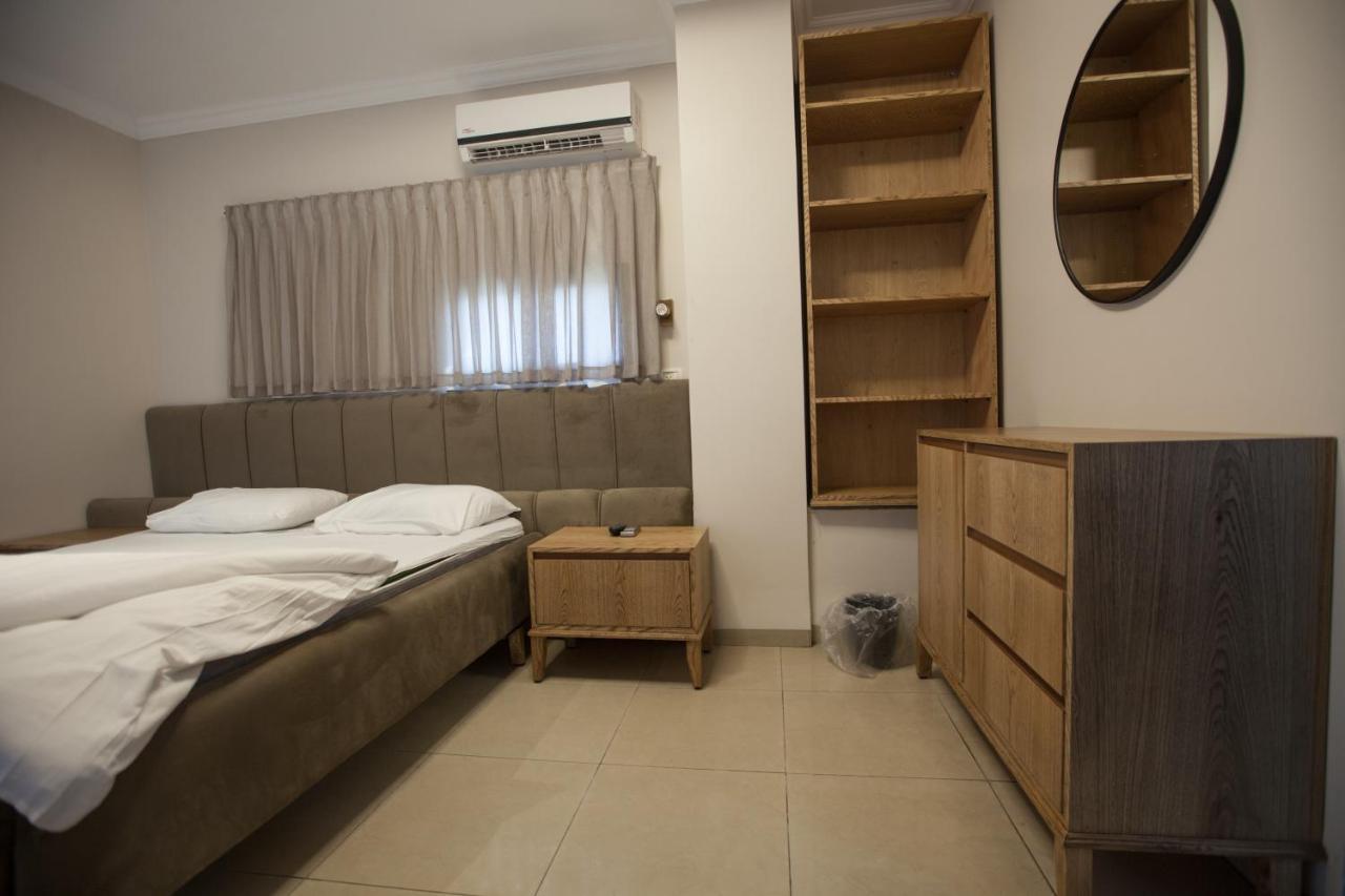 Puy Ahuzat Haosher Hotel Tiberias Bagian luar foto