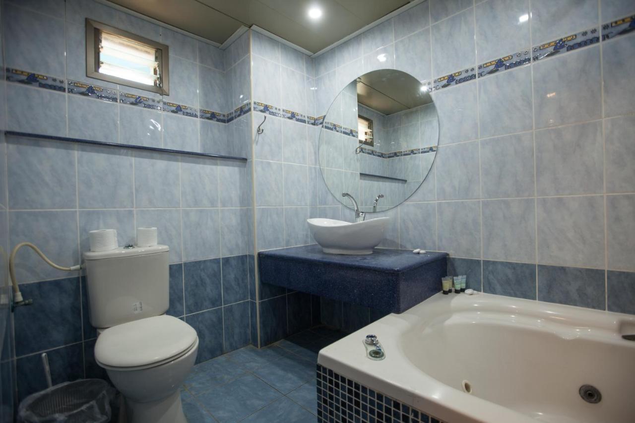 Puy Ahuzat Haosher Hotel Tiberias Bagian luar foto