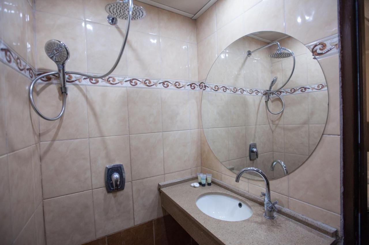 Puy Ahuzat Haosher Hotel Tiberias Bagian luar foto