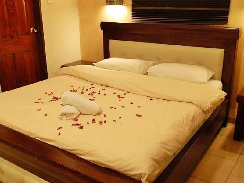 Puy Ahuzat Haosher Hotel Tiberias Bagian luar foto